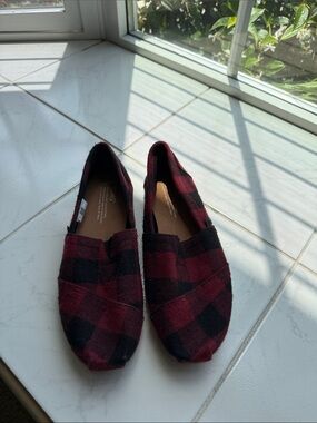 Buffalo Plaid Slip-On Flats - Red and Black